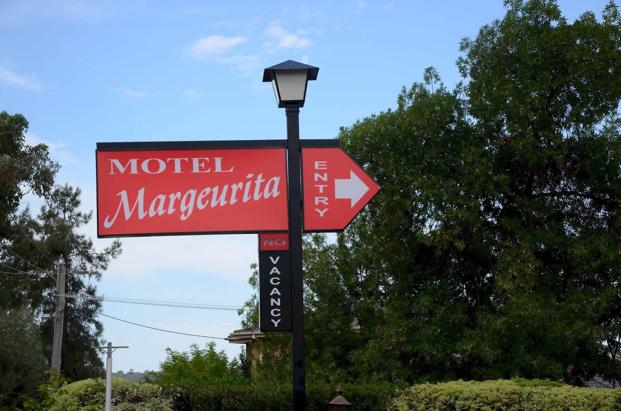 Motel Margeurita Queanbeyan Exterior photo